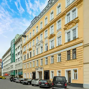 Western Celebrity Aparthotel